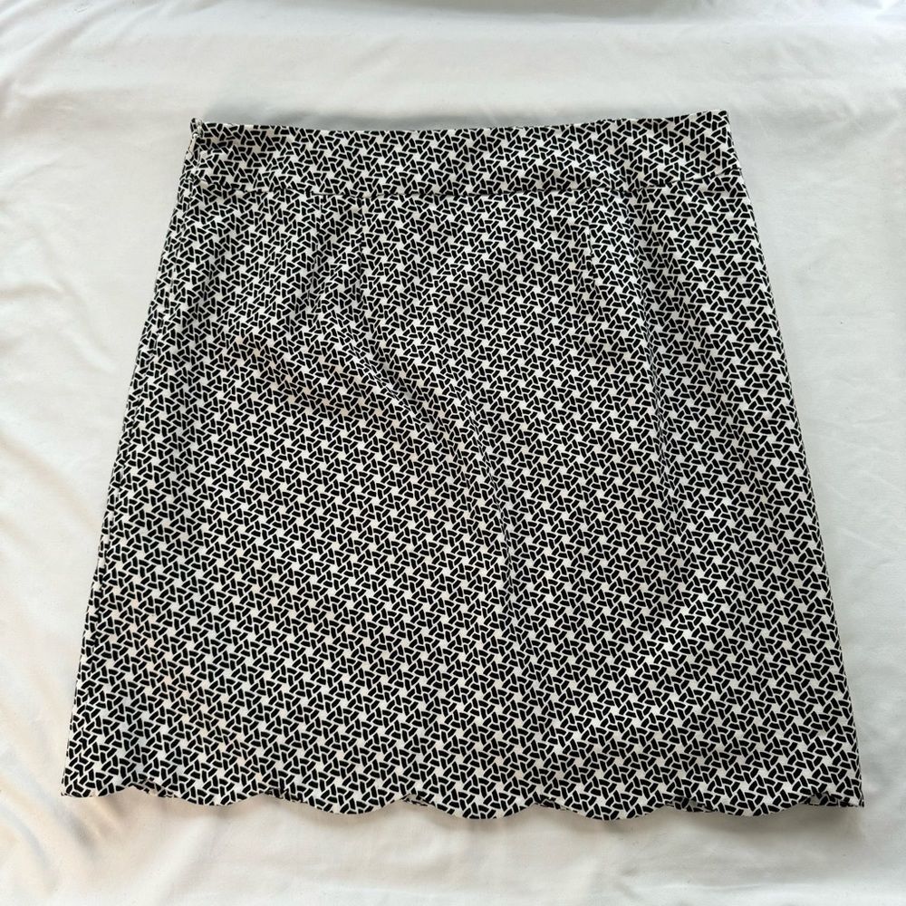 Talbots Size 12 Black White Dot Geo Scallop Hem Skirt Side Zip Career Classic